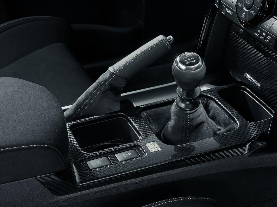 Детали интерьера Toyota Mark X GRMN (GRX130) 2019 года  (фото 5 из 5)